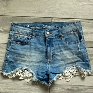 CP Women’s Distressed Denim High Rise Shorts sz7